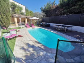 VILLA JASMIN, Rez de Jardin - Piscine privée chauffée, proche de Cannes